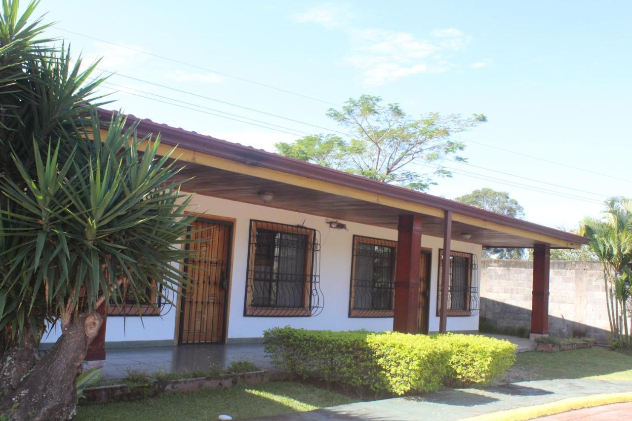 Hotel Bristol Aeropuerto Alajuela Exterior photo